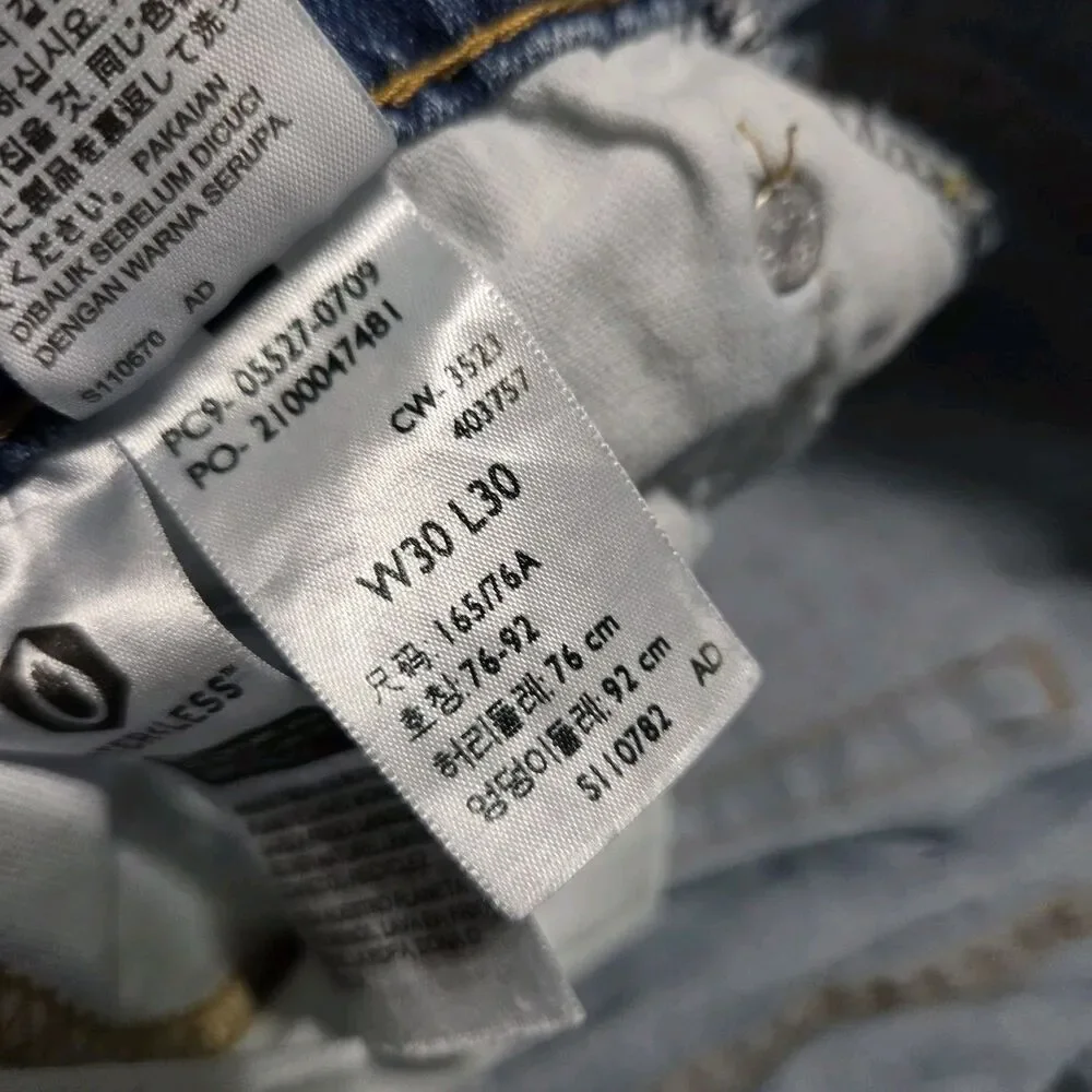Levis levi 527